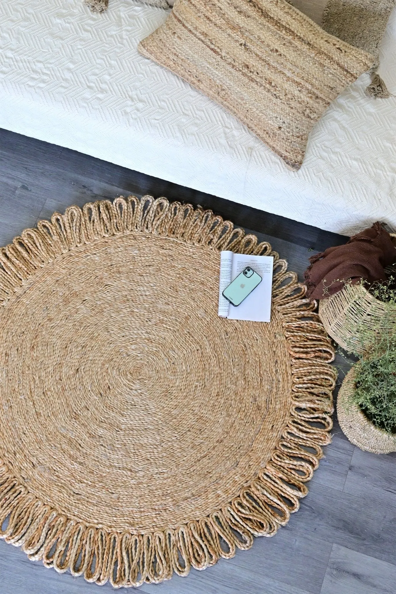 DESIRE  -  ROUND JUTE RUG