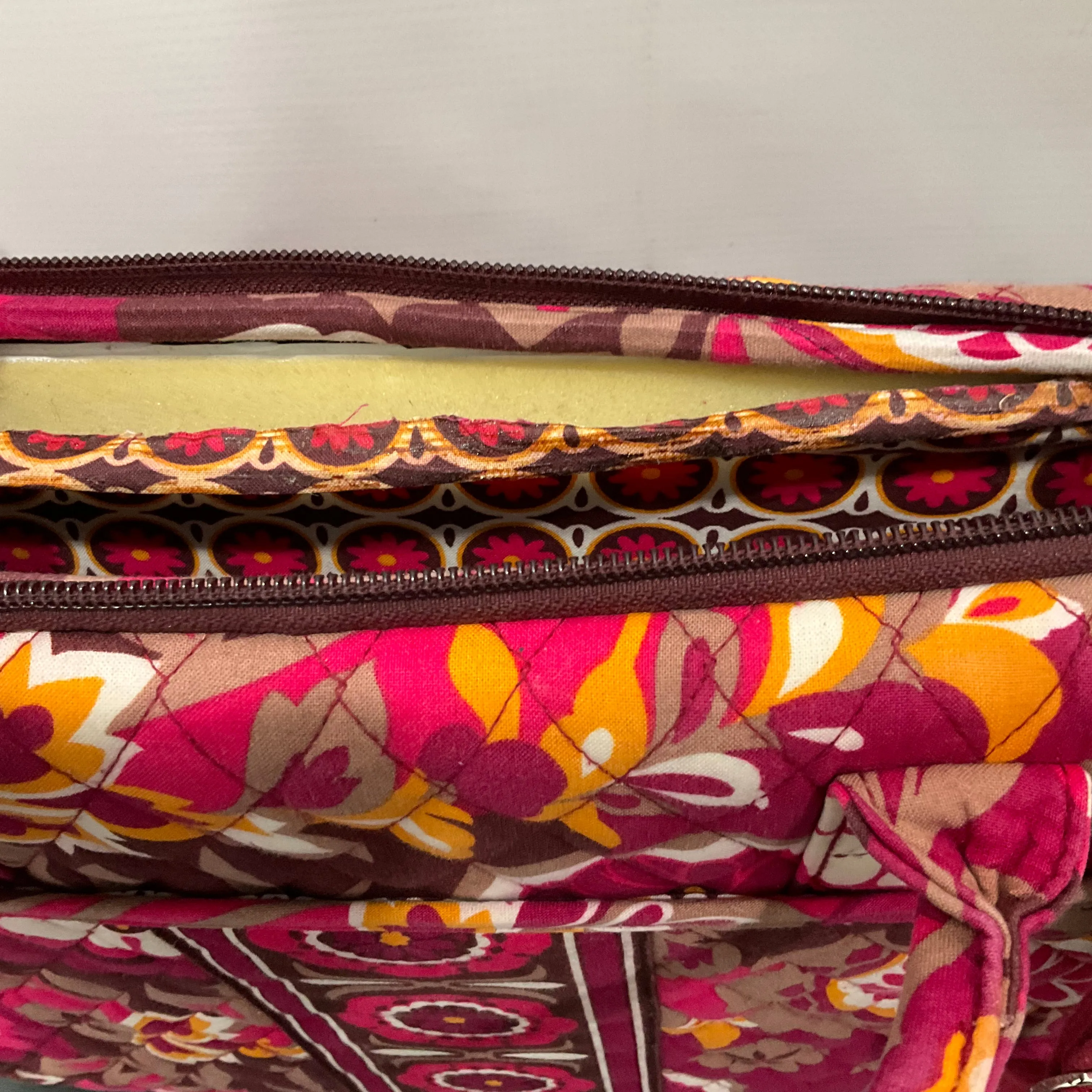 Laptop Bag By Vera Bradley  Size: Large