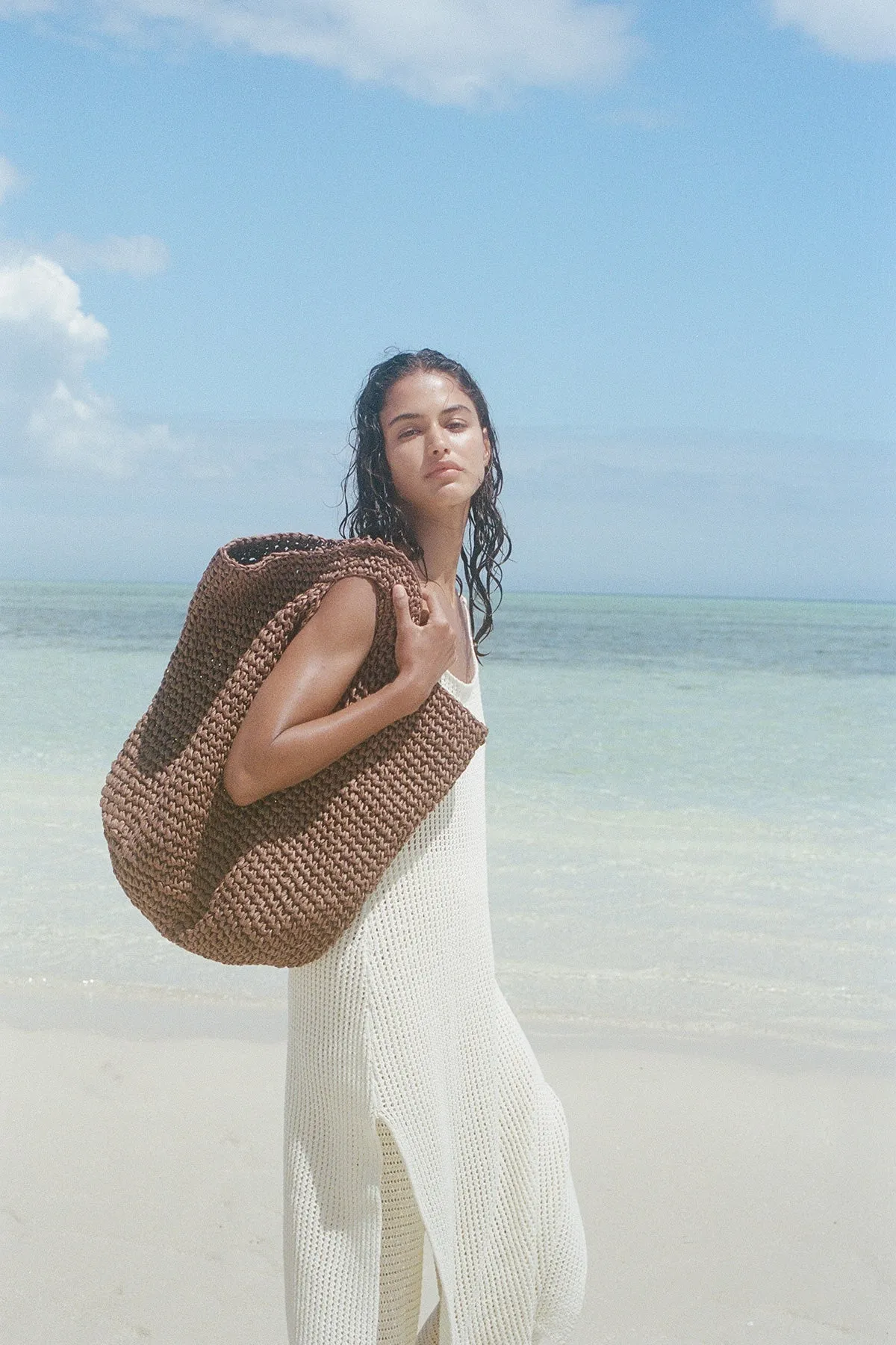 WALNUT ROUND STRAW BAG - WALNUT