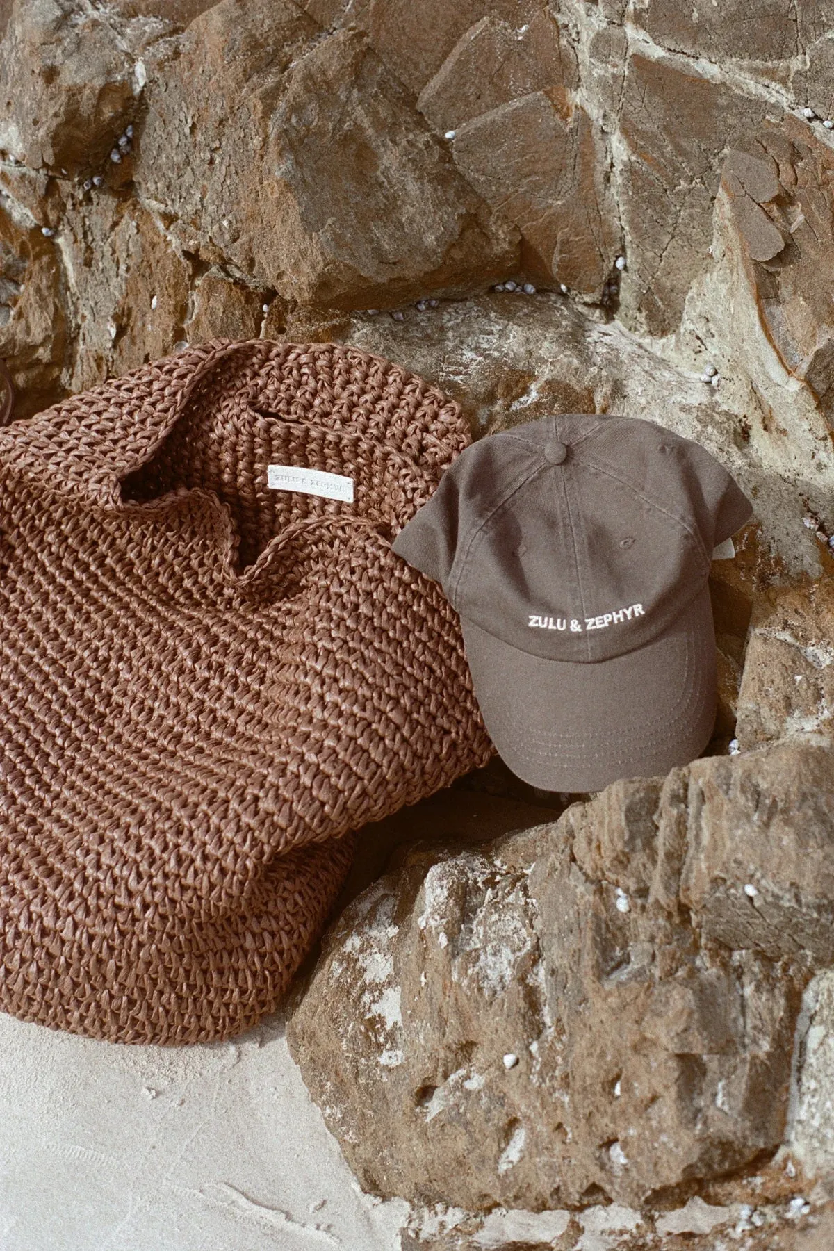 WALNUT ROUND STRAW BAG - WALNUT