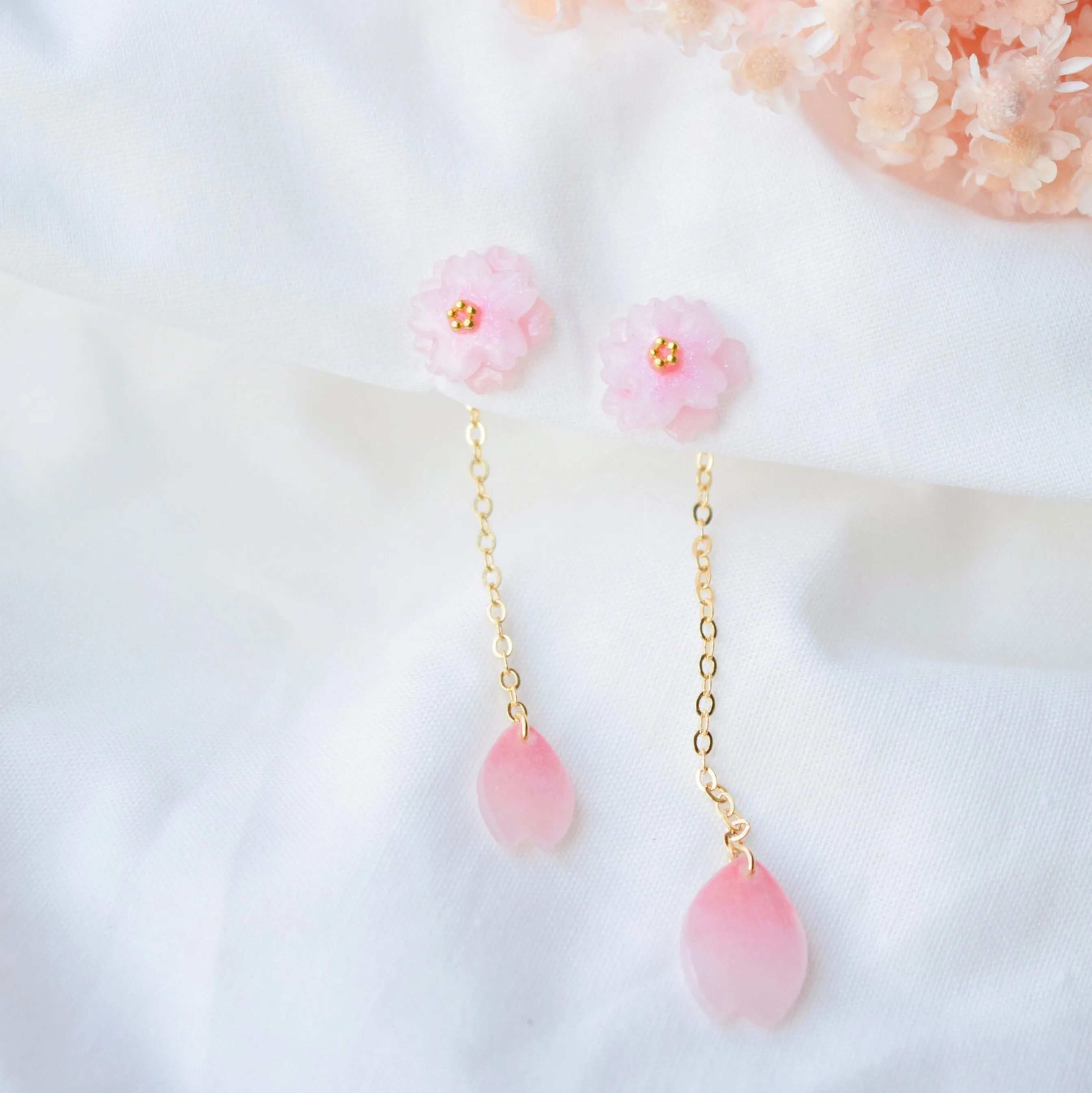 Yaezakura Earrings ヤエザクラ
