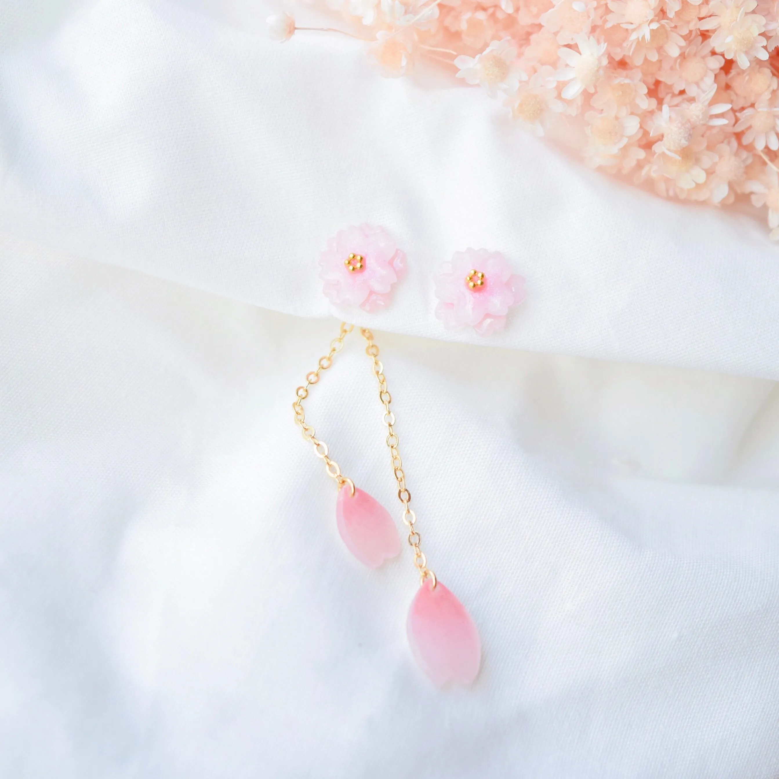 Yaezakura Earrings ヤエザクラ