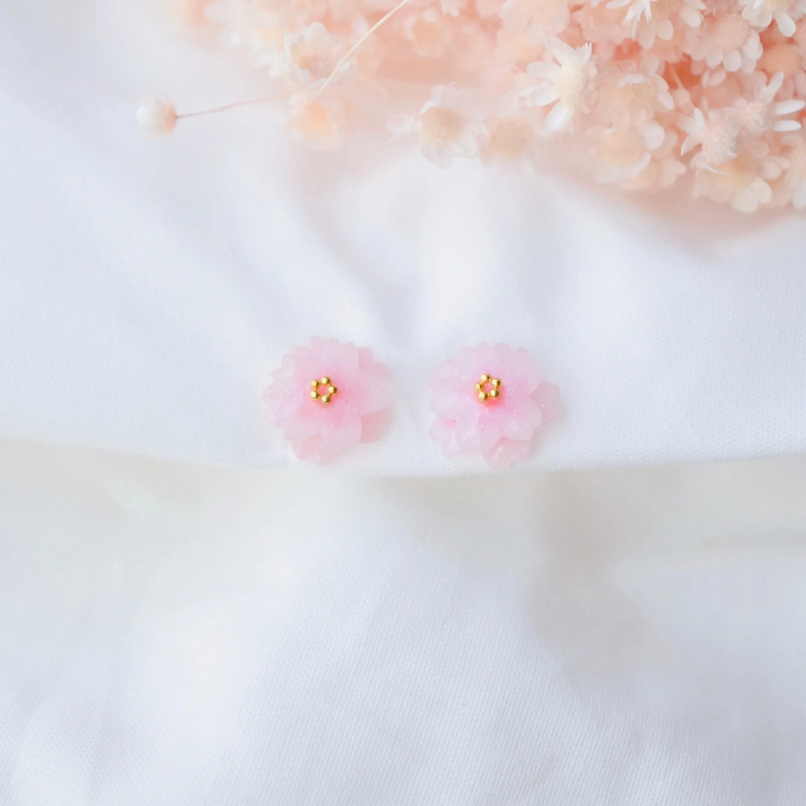 Yaezakura Earrings ヤエザクラ